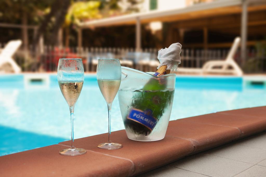 Hotel Splendid Mare Лаїгуелья Екстер'єр фото
