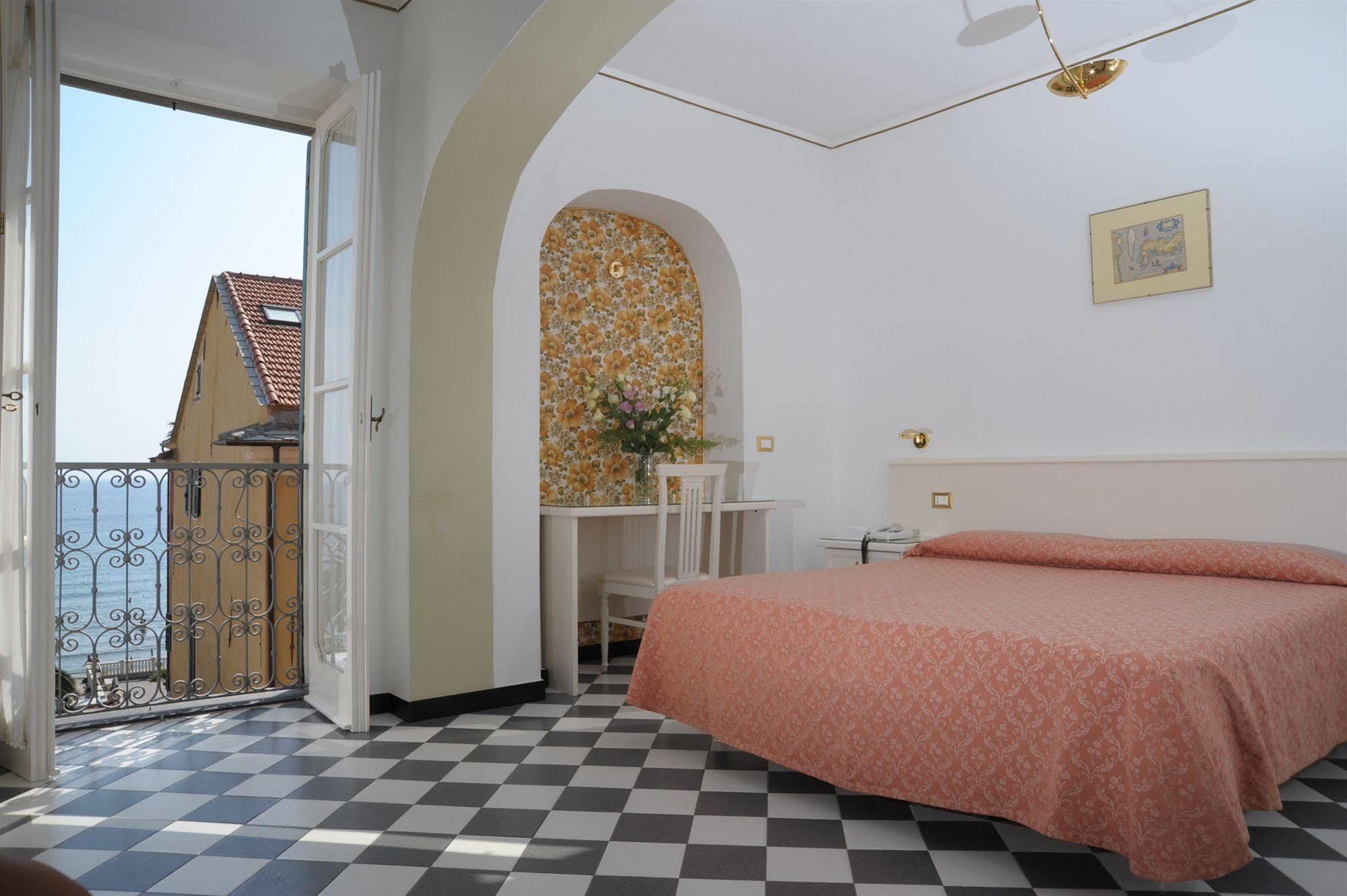 Hotel Splendid Mare Лаїгуелья Екстер'єр фото